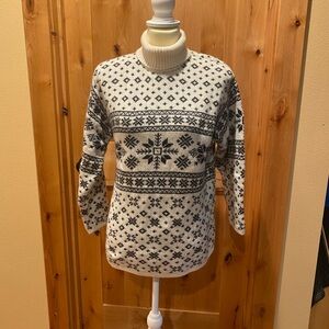 MORE & MORE K.H. By MOHR winter 80% WOOL snowflakes sweater. Size Junior